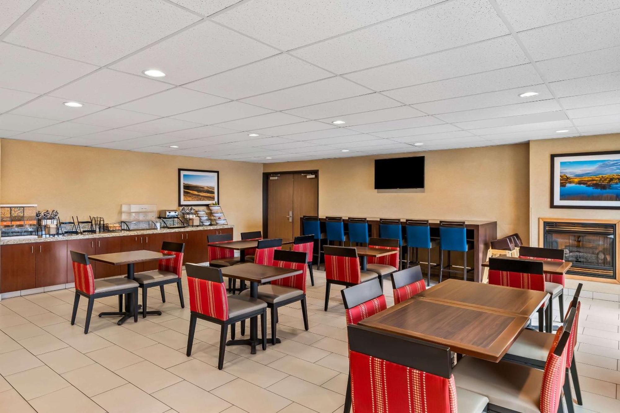 Comfort Inn & Suites Hermiston Exterior photo