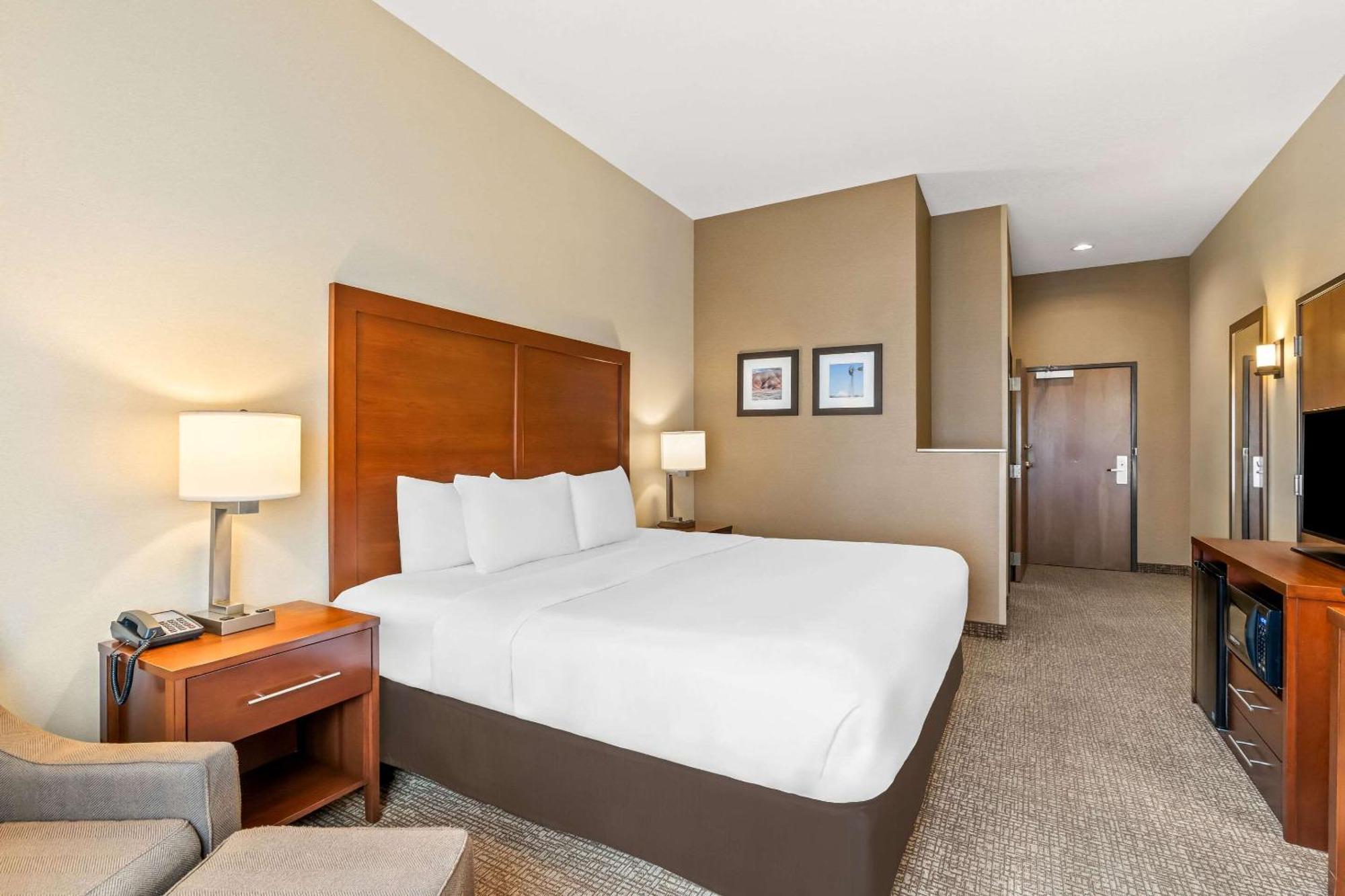 Comfort Inn & Suites Hermiston Exterior photo