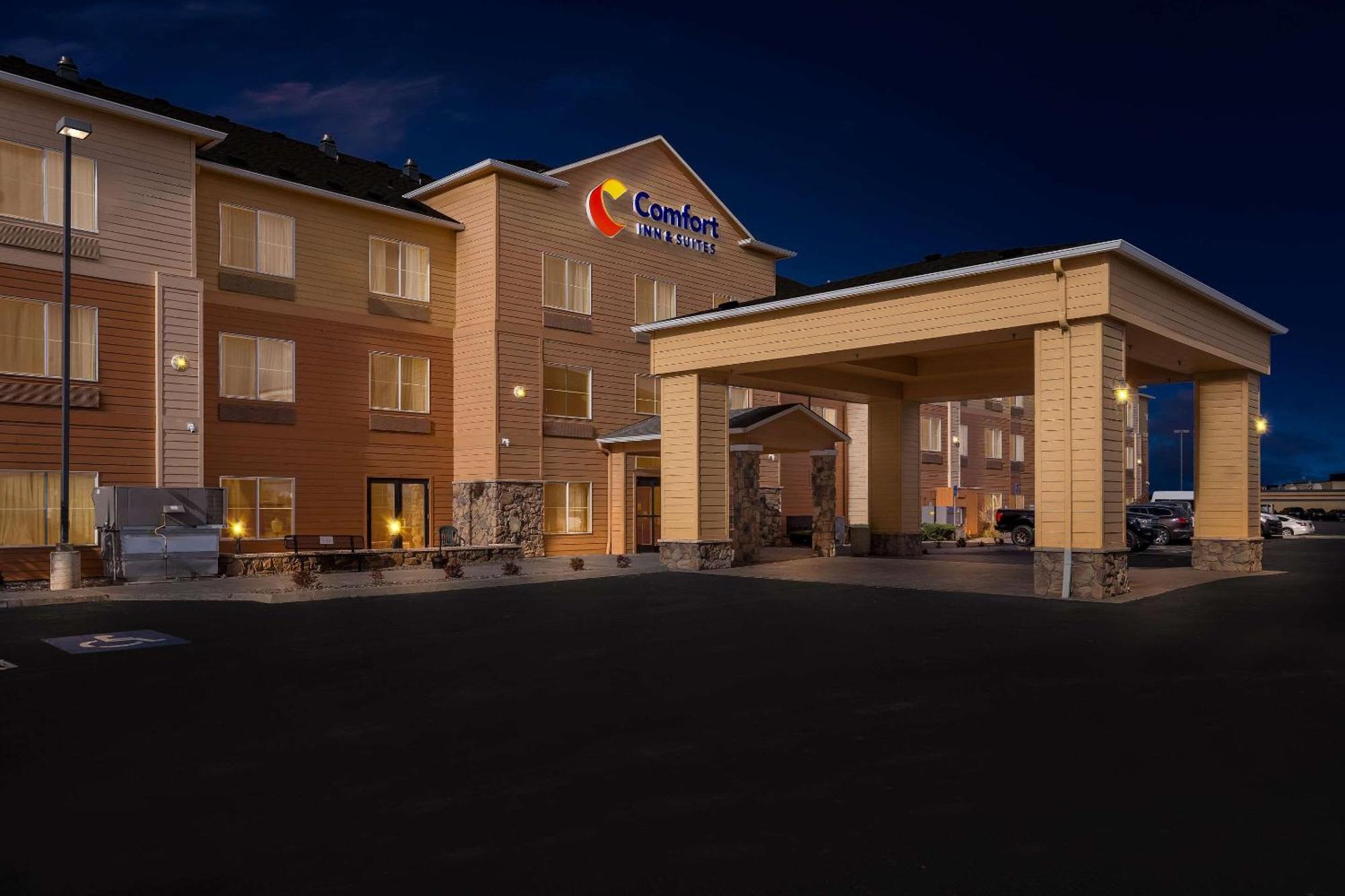 Comfort Inn & Suites Hermiston Exterior photo
