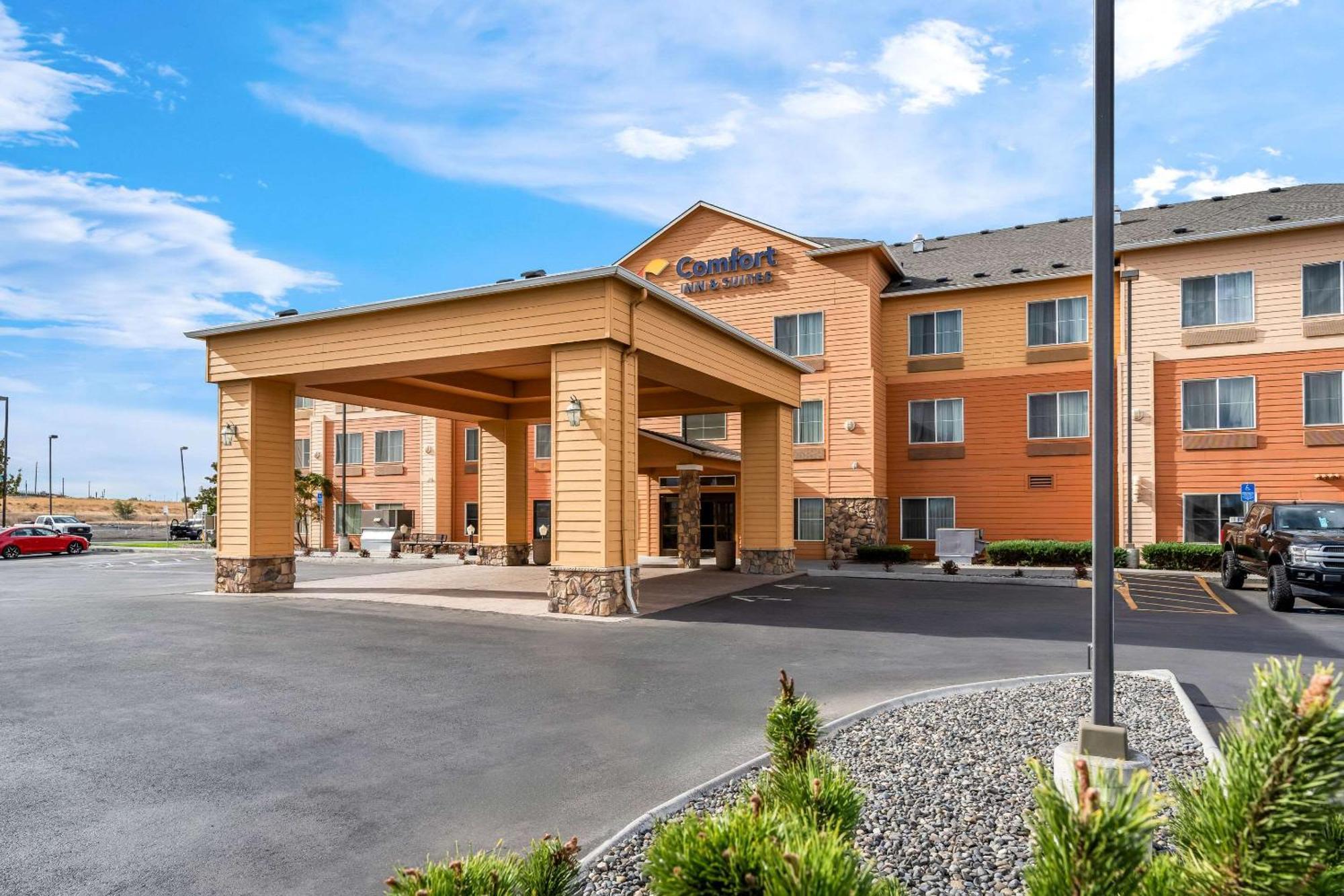 Comfort Inn & Suites Hermiston Exterior photo